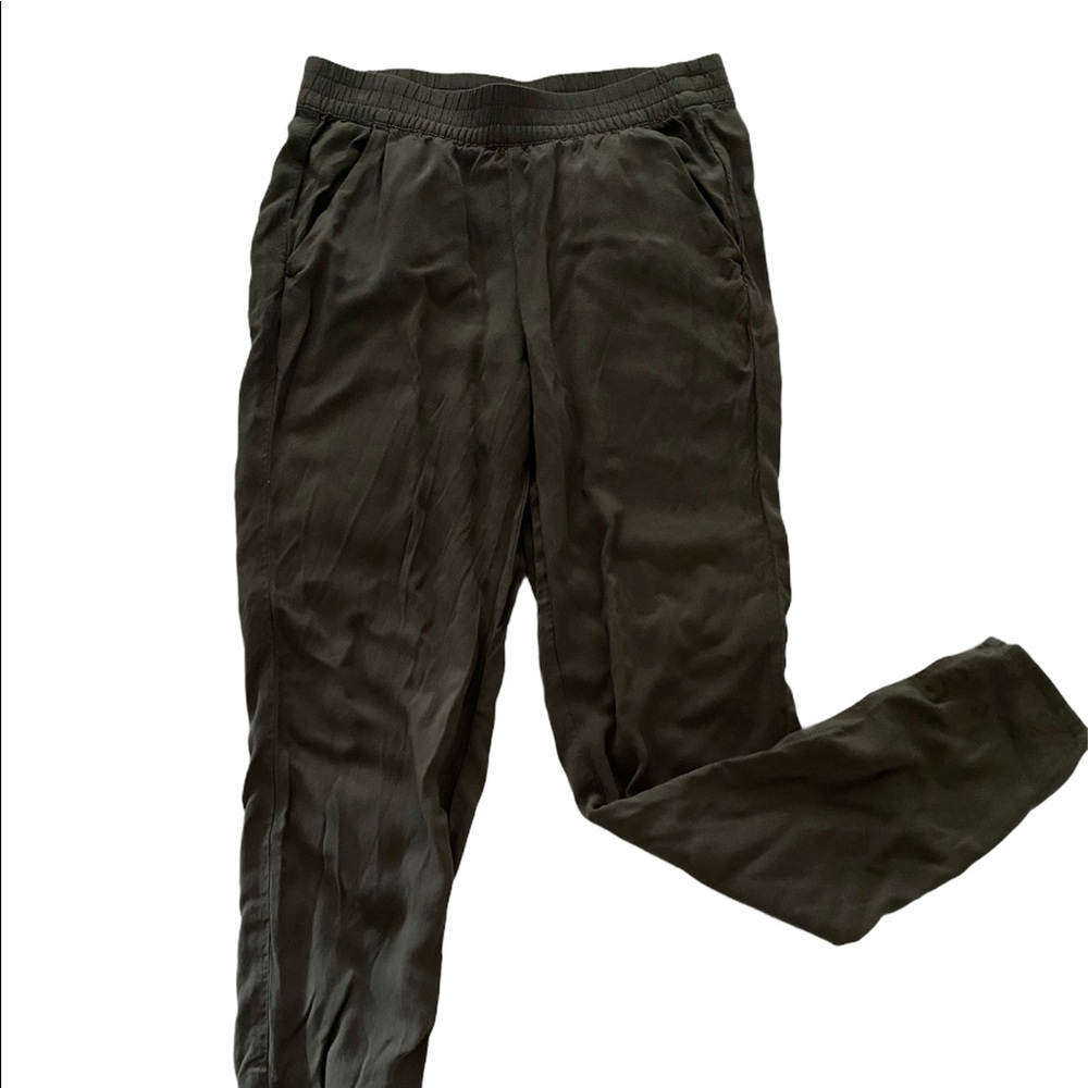 Divided lightweight army joggers